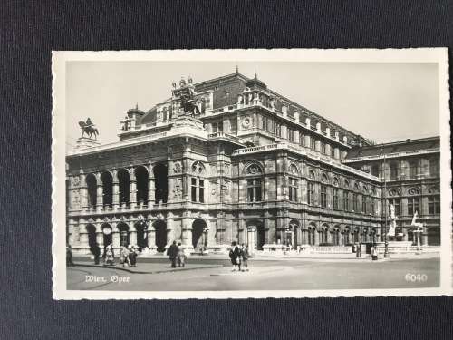 VIENNA STATE OPERA. VINTAGE POSTCARD UNUSED