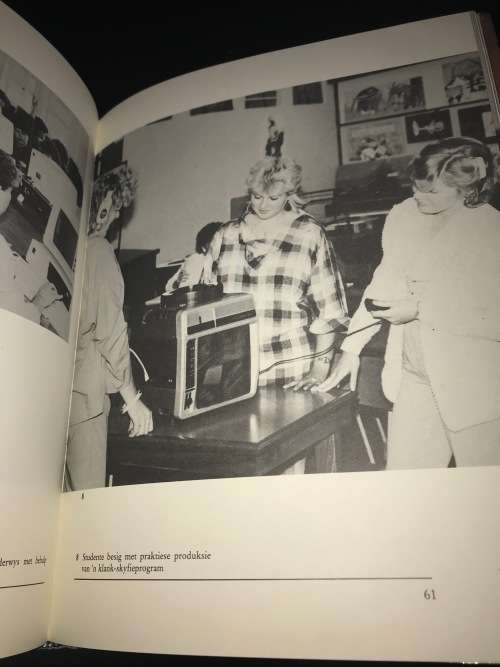 GEDENKBOEK VAN DIE ONDERWYSKOLLEGE GOUDSTAD 1987
