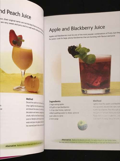 SMOOTHIES & JUICES THE ESSENTIAL RECIPE BOOK