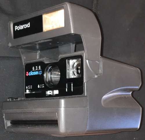 POLAROID 636 CLOSEUP INSTANT CAMERA