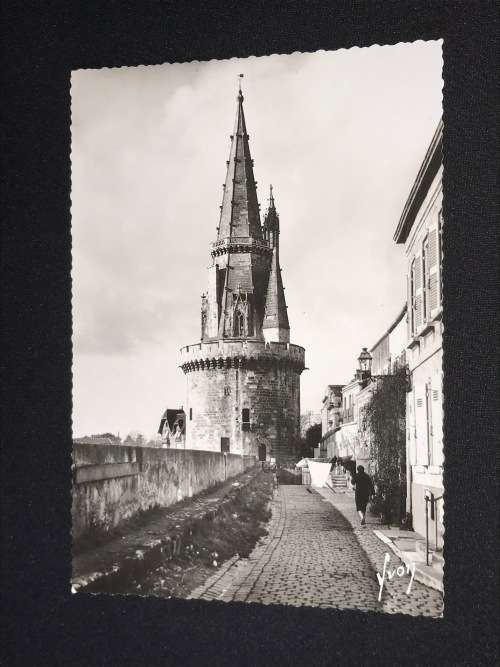 VINTAGE FRANCE LA ROCHELLE POSTCARD UNUSED