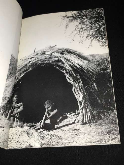 THE BUSHMEN SOUTH AFRICAN MUSEUM CAPE TOWN 1976