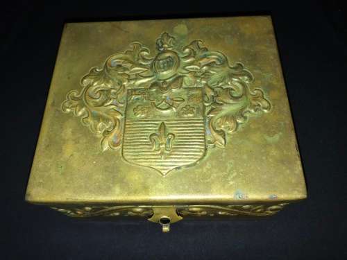 ANTIQUE BRASS CIGAR BOX