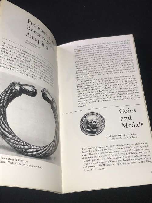 THE BRITISH MUSEUM AND THE GALLERIES OF THE BRITISH LIBRARY GUIDE AND MAP