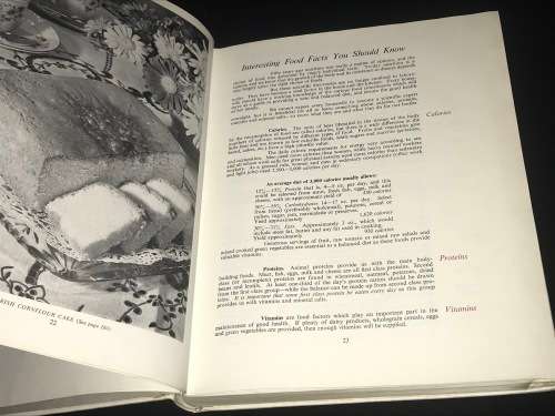 THE ROYAL HOSTESS SOUTH AFRICA`S OWN COOK BOOK