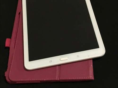 SAMSUNG GALAXY TAB E WHITE HAS 3G/WIFI  SM-T561