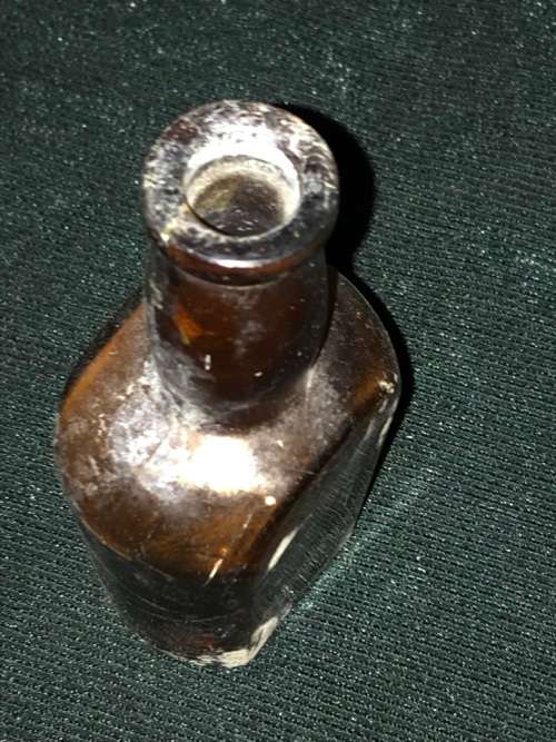 ANTIQUE ARMOUR AND COMPANY BOTTLE FROM CHICAGO
