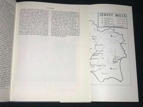 OLD JERSEY HOUSES AND WHO LIVED IN THEM VOLUME 1  1500 - 1700 BY JOAN STEVENS