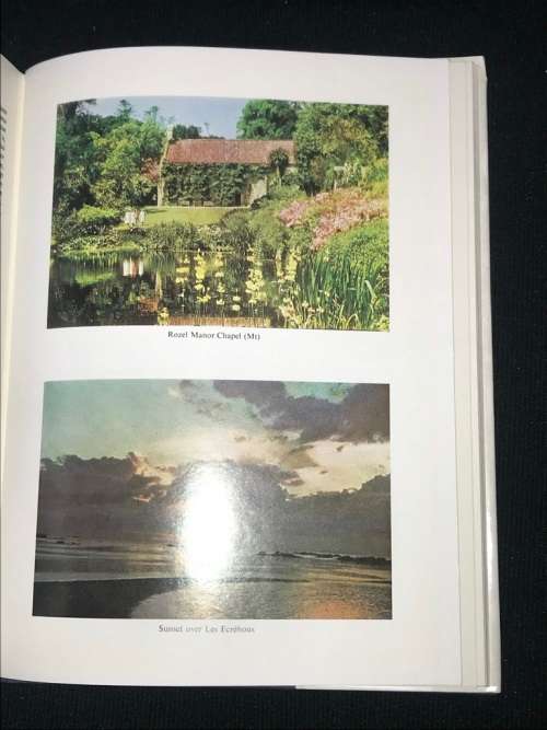 OLD JERSEY HOUSES AND WHO LIVED IN THEM VOLUME 1  1500 - 1700 BY JOAN STEVENS