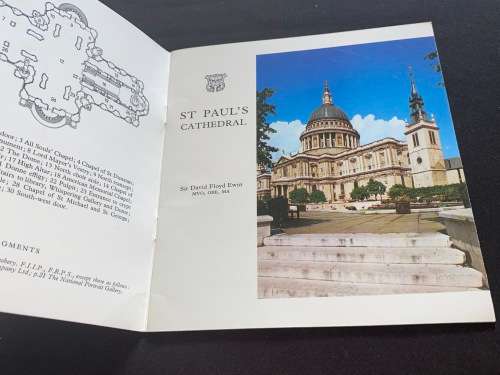 ST PAUL`S CATHEDRAL VINTAGE BOOKLET