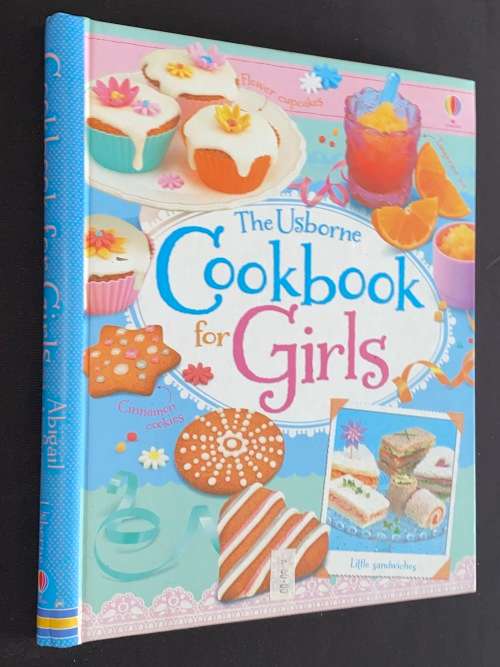 THE USBORNE COOKBOOK FOR GIRLS