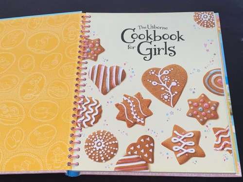 THE USBORNE COOKBOOK FOR GIRLS