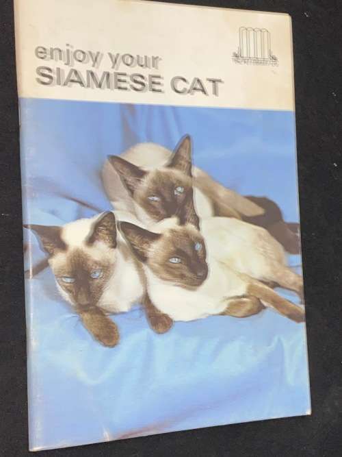 ENJOY YOUR SIAMESE CAT - PET LIBRARY BOOKLET