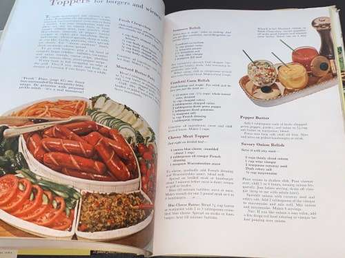 BETTER HOMES AND GARDENS BARBECUE BOOK