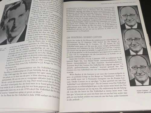 N` LEWE VAN SY EIE DIE BIOGRAFIE VAN VOLKSBLAD DEUR LEO BARNARD & JAN-AD STEMMET