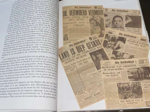 N` LEWE VAN SY EIE DIE BIOGRAFIE VAN VOLKSBLAD DEUR LEO BARNARD & JAN-AD STEMMET