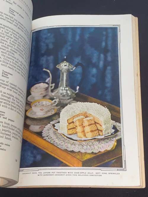 THE MODERN HOUSEKEEPERS GUIDE WITH SPECIAL REFERENCE TO ELECTRIC COOKERY