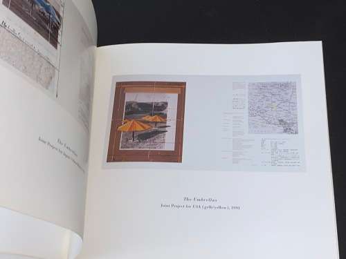 CHRISTO DOCUMENTATION OF ALL MAJOR PROJECTS BROCHURE