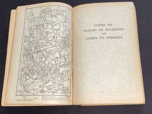 THE A1 GUIDE AND ATLAS TO LONDON AND SUBURBS
