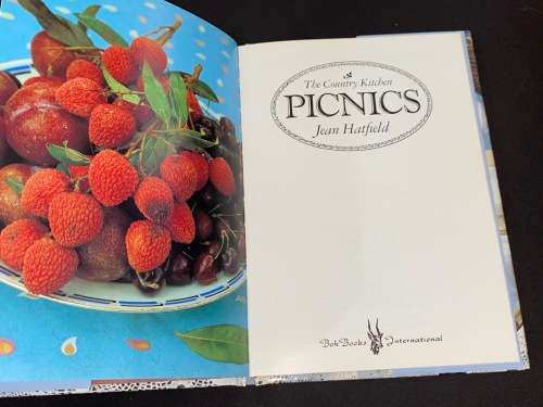 THE COUNTRY KITCHEN PICNICS BY JEAN HATFIELD