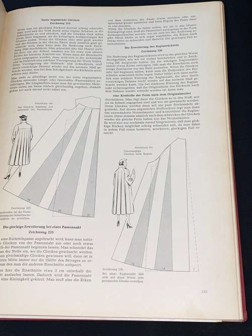 DER ZUSCHNITT FUR DIE DAMEN-SCHNEIDEREI  KOSTUME UND MANTEL - MICHAEL MULLER VINTAGE FASHION