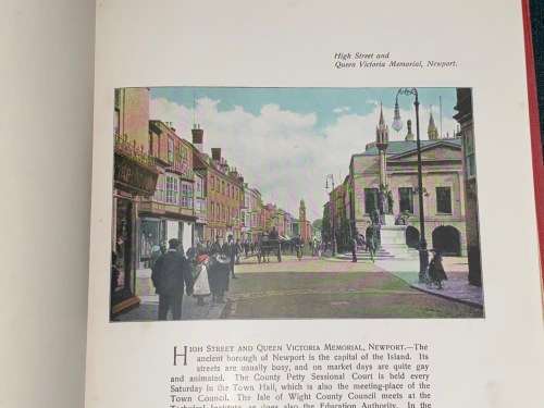 PICTURES IN COLOUR OF THE ISLE OF WIGHT BY JARROLDS AND SONS LTD