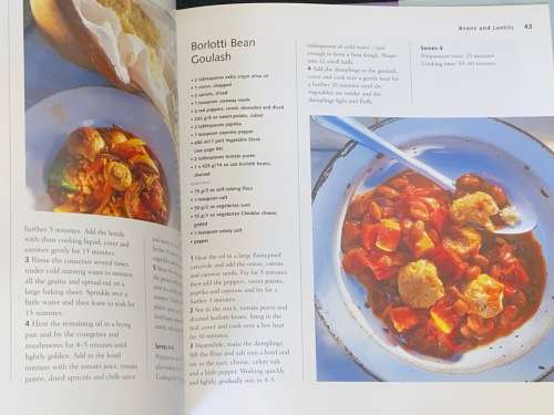 VEGETARIAN RECIPES BY ST MICHAEL FROM MARKS & SPENCER KITCHEN LIBRARY