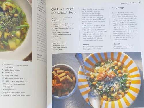 VEGETARIAN RECIPES BY ST MICHAEL FROM MARKS & SPENCER KITCHEN LIBRARY