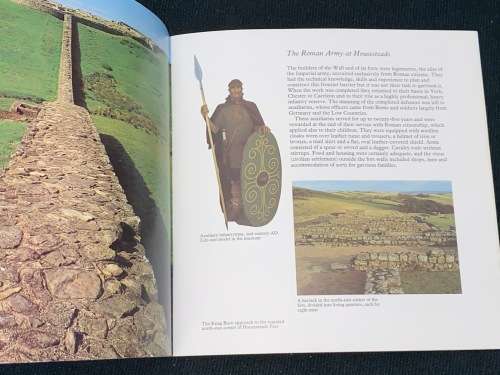 HADRIAN`S WALL AN ILLUSTRATED SOUVENIR