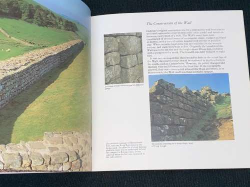 HADRIAN`S WALL AN ILLUSTRATED SOUVENIR