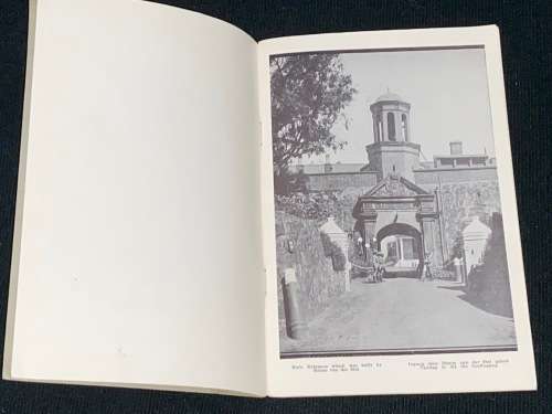HET KASTEEL DE GOEDE HOOP / CASTLE OF GOOD HOPE SOUVENIR BOOKLET