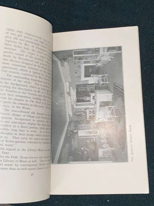 SOUVENIR BOOK OF THE QUEEN`S DOLLS HOUSE