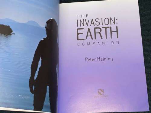 THE INVASION EARTH COMPANION FROM THE MAJOR TV SERIES BY PETER HAINING