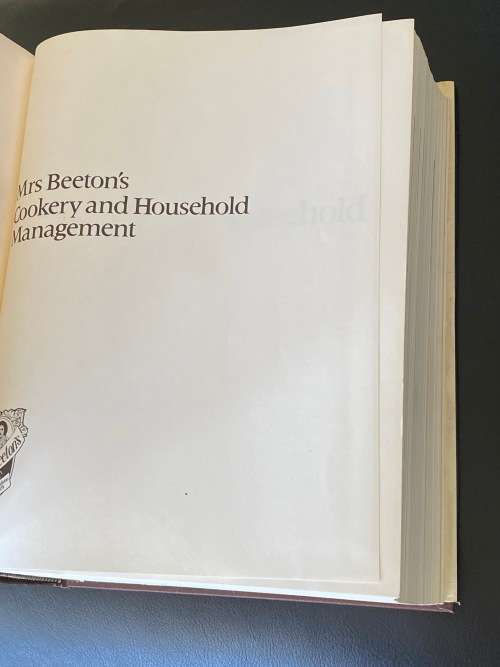 MRS BEETON`S COOKERY AND HOUSEHOLD MANAGEMENT