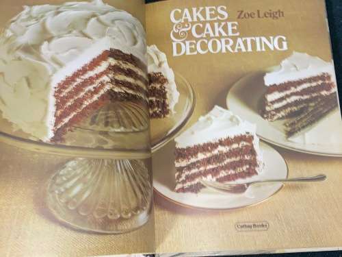 CAKES AND CAKE DECORATING