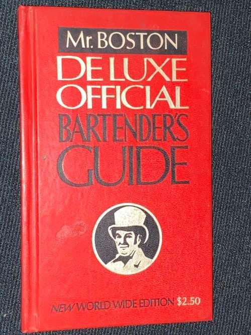 MR. BOSTON DE LUXE OFFICIAL BARTENDERS GUIDE