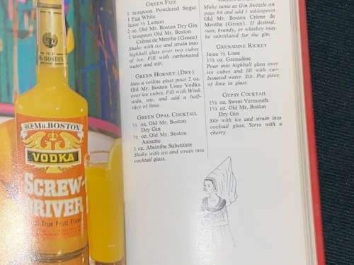 MR. BOSTON DE LUXE OFFICIAL BARTENDERS GUIDE