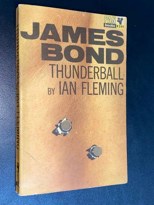 JAMES BOND THUNDERBALL BY IAN FLEMING PAN PAPERBACK 1964