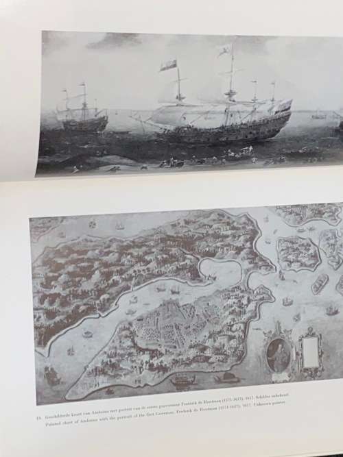 HISTORY OF THE NETHERLANDS IN PICTURES RIJKSMUSEUM - AMSTERDAM