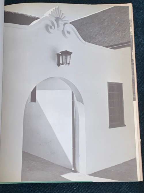 THE WHITE WALLED BEAUTY OF THE CAPE A SELECTION OF PHOTOGRAPHS EXHIBITED  IN  CAPE TOWN & PRETORIA