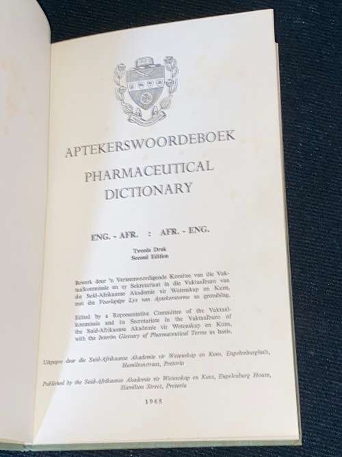 PHARMACEUTICAL DICTIONARY / APTEKERS WOORDEBOEK ENG - AFR / AFR - ENG