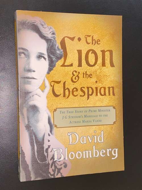 THE LION AND THE THESPIAN BY DAVID BLOOMBERG SIGNED