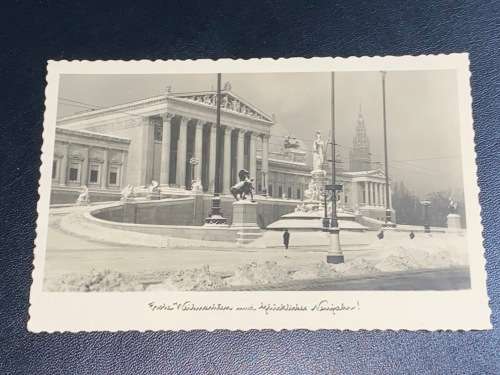1940 VIENNA AUSTRIA PARLIAMENT IN THE SNOW POSTCARD