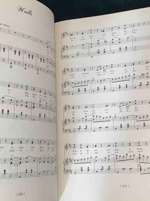 A TREASURY OF GRAND OPERA EDITED BY HENRY W. SIMON