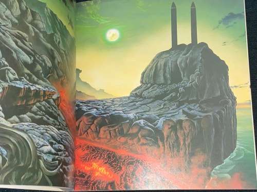 REALMS OF FANTASY AN ILLUSTRATED EXPLORATION OF TEN OF THE MOST FAMOUS WORLDS IN FANTASY FICTION