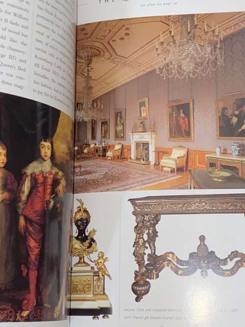 WINDSOR CASTLE OFFICIAL GUIDE