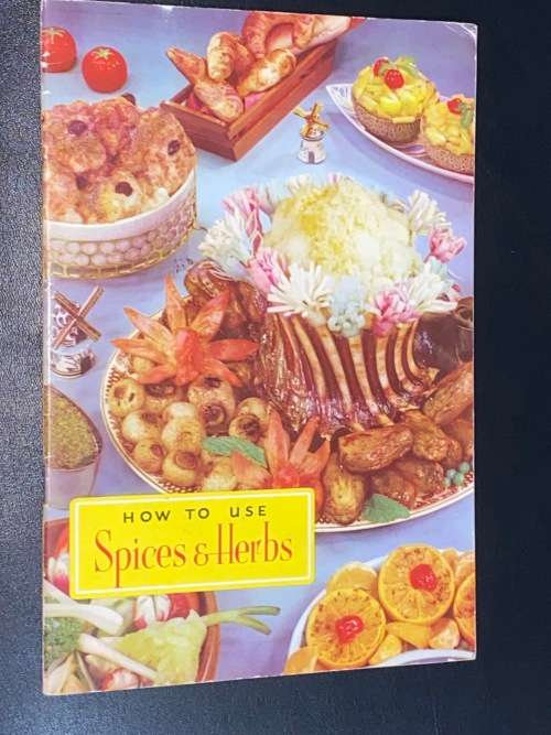 VINTAGE ROBERTSON`S SPICES RECIPE BOOK