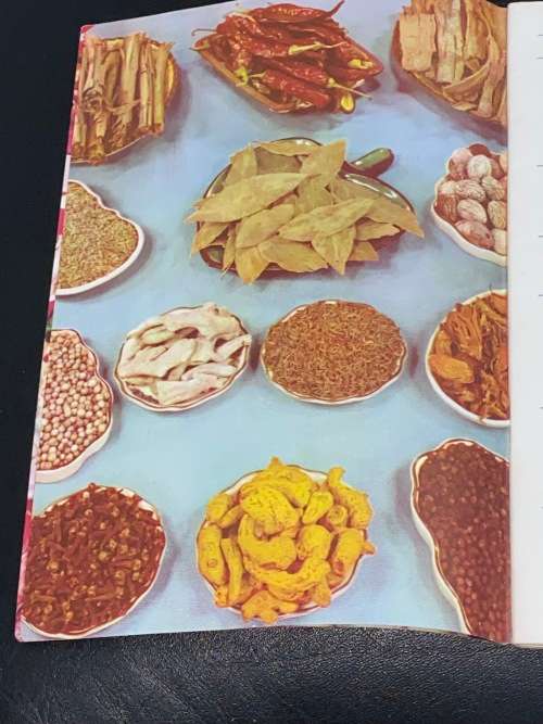 VINTAGE ROBERTSON`S SPICES RECIPE BOOK