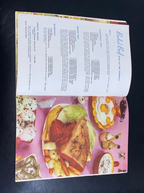 VINTAGE ROBERTSON`S SPICES RECIPE BOOK