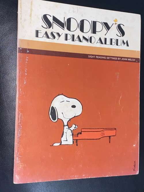 SNOOPY`S  EASY PIANO ALBUM SHEET MUSIC